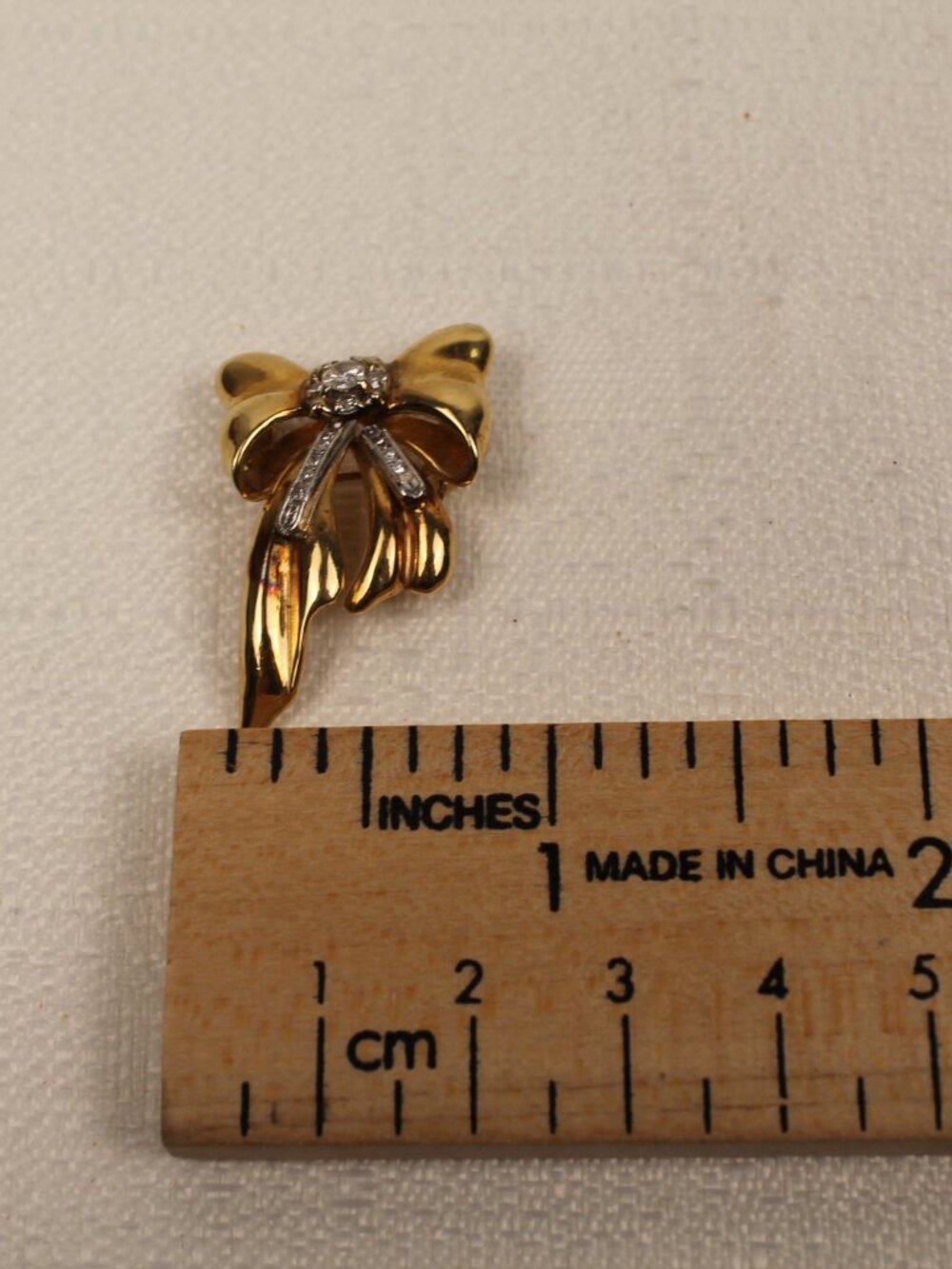 Vintage Gold Tone Rhinestone Bow Ribbon Brooch Pin Statement Jewelry - Picture 6 of 6